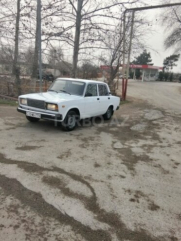 LADA (VAZ) 2107 2004, 95,000 km - 1.6 l - Salyan