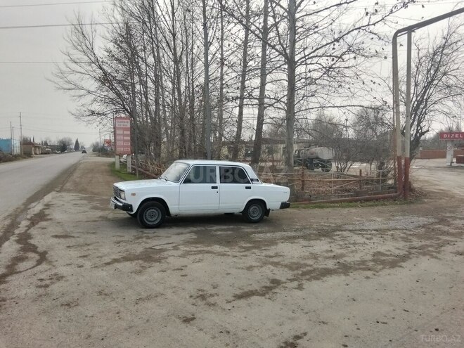 LADA (VAZ) 2107 2004, 95,000 km - 1.6 l - Salyan