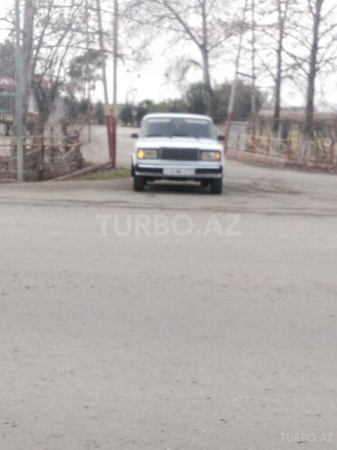LADA (VAZ) 2107 2004, 95,000 km - 1.6 l - Salyan