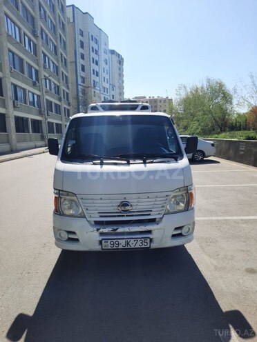 Nissan Urvan 2009, 287,000 km - 3.0 l - Bakı