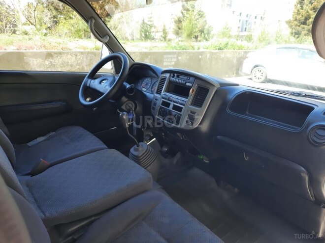 Nissan Urvan 2009, 287,000 km - 3.0 l - Bakı