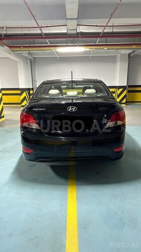 Hyundai Accent-4