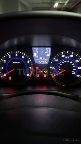 Hyundai Accent-5