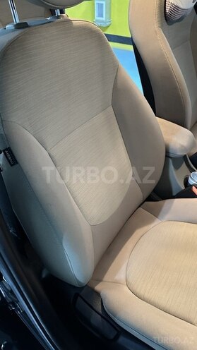 Hyundai Accent-8