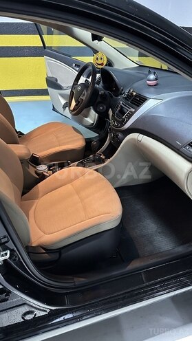 Hyundai Accent-6
