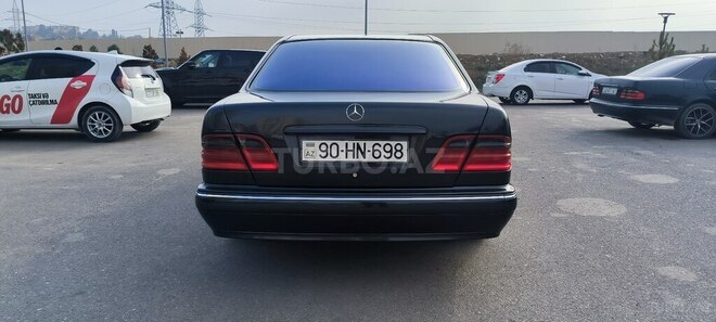 Mercedes E 200 2002, 220,000 km - 2.0 l - Bakı