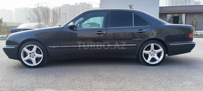 Mercedes E 200 2002, 220,000 km - 2.0 l - Bakı