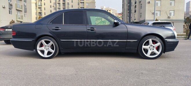 Mercedes E 200 2002, 220,000 km - 2.0 l - Bakı
