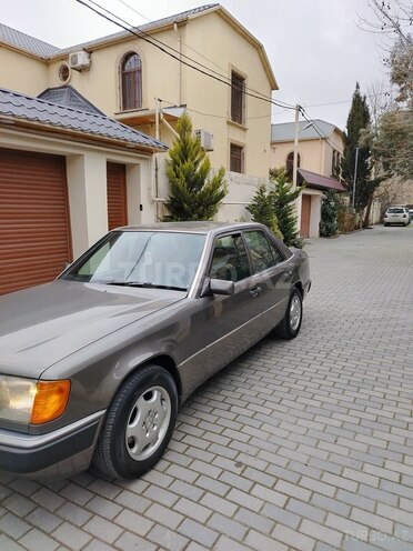 Mercedes E 200 d 1990, 150,000 km - 2.0 l - Bakı