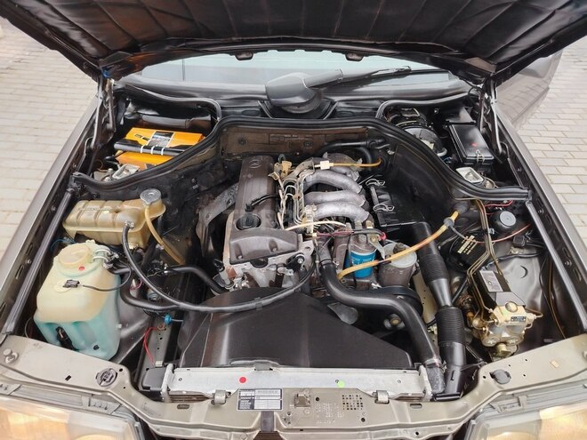 Mercedes E 200 d 1990, 150,000 km - 2.0 l - Bakı