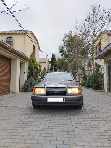 Mercedes E 200 d 1990, 150,000 km - 2.0 l - Bakı