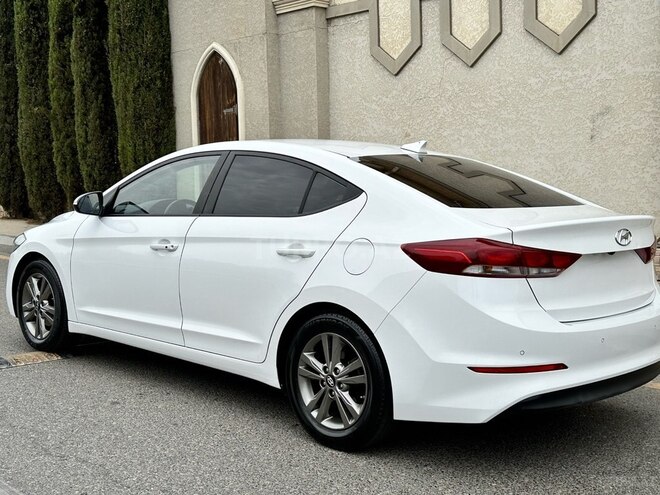 Hyundai Avante 2016, 235,157 km - 1.6 л - Bakı