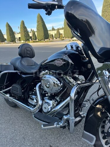 Harley-Davidson Touring Electra Glide-13