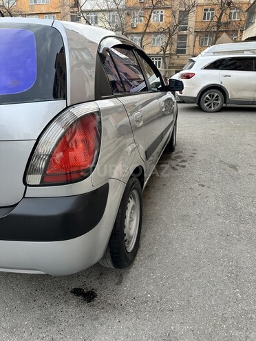 Kia Rio 2007, 380,200 km - 1.4 л - 