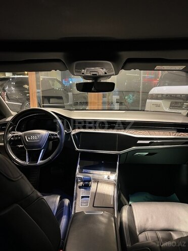 Audi A7-12