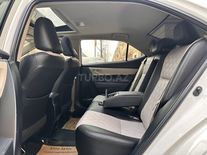 Toyota Corolla 2015, 143,217 km - 2.0 l - Bakı