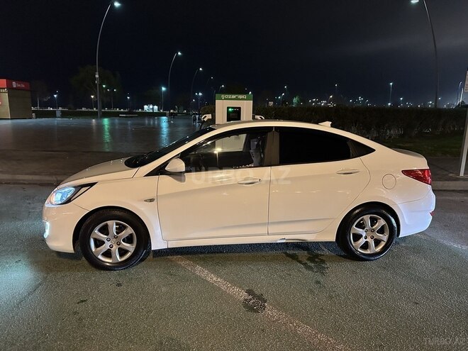Hyundai Accent 2011, 230,000 km - 1.6 л - Bakı