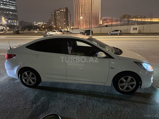 Hyundai Accent 2011, 230,000 km - 1.6 л - Bakı