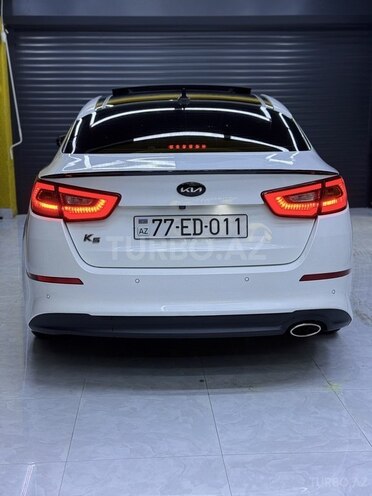 Kia K5-4