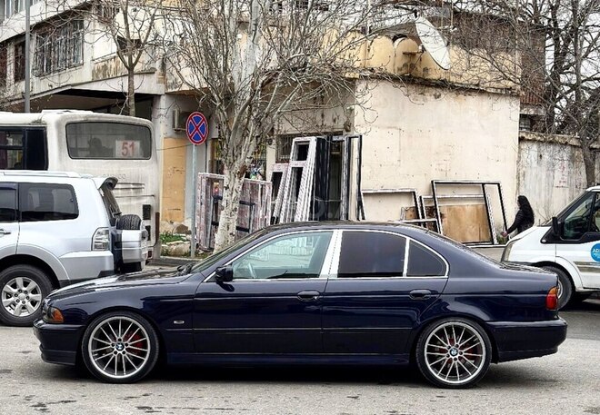 BMW 530 2001, 280,000 km - 3.0 l - Bakı