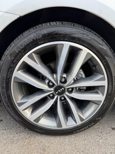 Kia K5-10