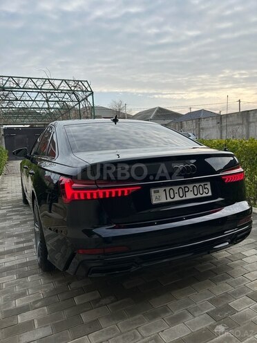 Audi A6-12
