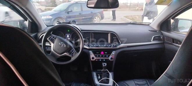 Hyundai Elantra 2017, 207,605 km - 2.0 л - Bakı