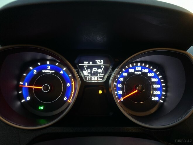Hyundai Avante 2015, 171,800 km - 1.6 l - Bakı