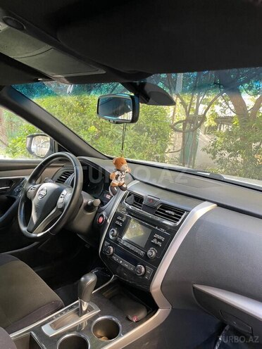 Nissan Altima-3
