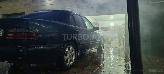 Mercedes E 220 d 1999, 227,765 km - 2.2 l - Sumqayıt
