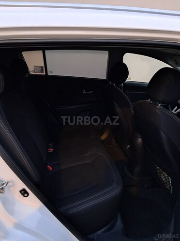 Kia Sportage 2010, 184,000 km - 2.0 л - Qazax