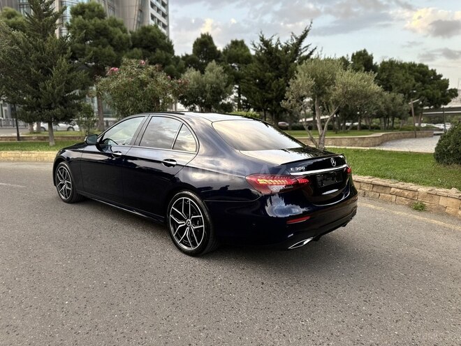 Mercedes E 300 de-4