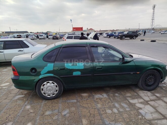 Opel Vectra 1995, 447,441 km - 1.8 л - Qusar