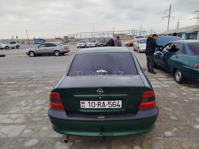 Opel Vectra 1995, 447,441 km - 1.8 л - Qusar