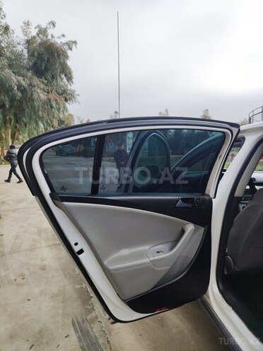 Volkswagen Passat 2005, 330,000 km - 2.0 l - Hacıqabul