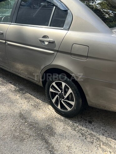Hyundai Accent 2009, 256,480 km - 1.4 l - Bakı