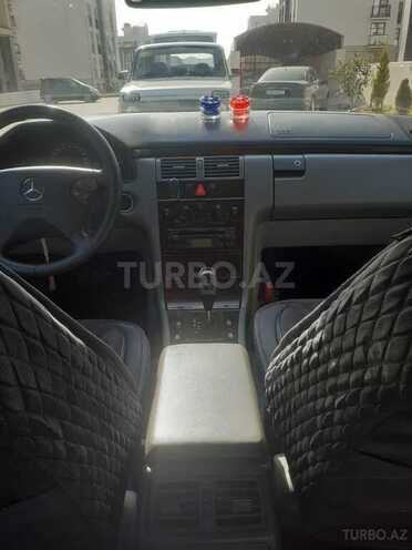 Mercedes E 220 1999, 400,000 km - 2.2 l - Füzuli