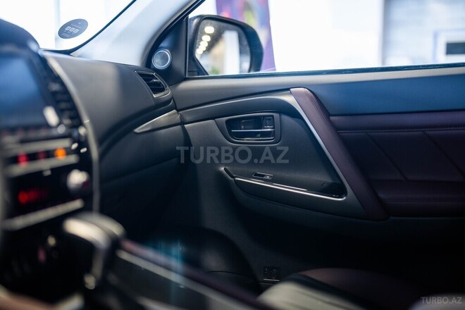 Mitsubishi Pajero Sport-10