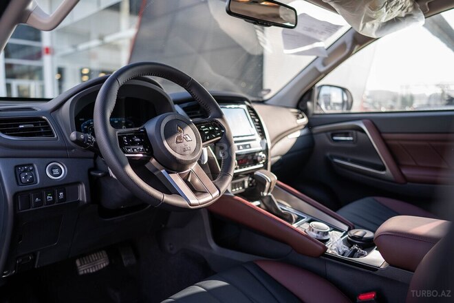 Mitsubishi Pajero Sport-18