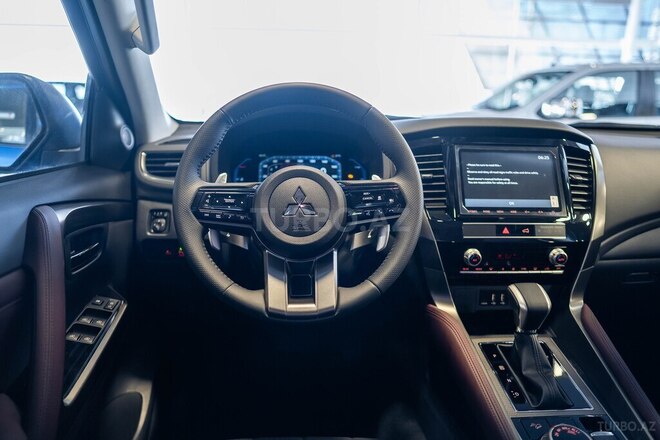 Mitsubishi Pajero Sport-7