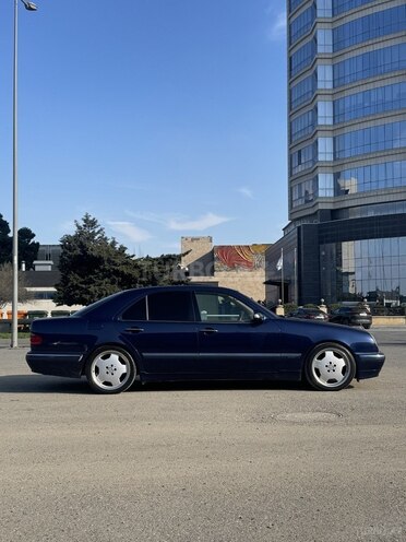 Mercedes E 320 2000, 450,000 km - 3.2 л - Bakı