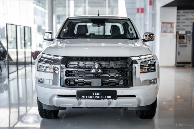 Mitsubishi L200-1