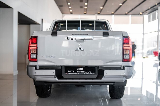 Mitsubishi L200-6
