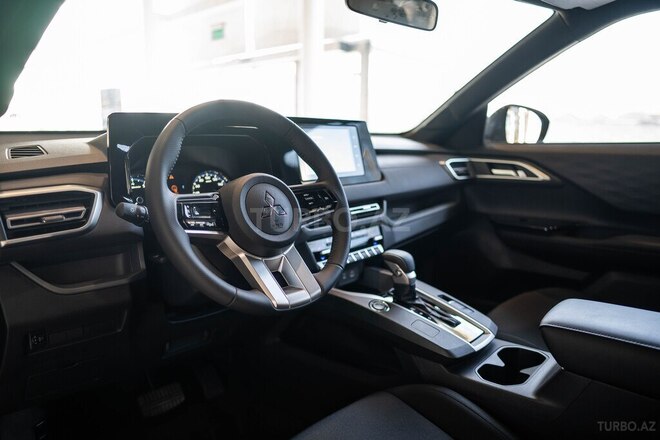 Mitsubishi Outlander Sport-12