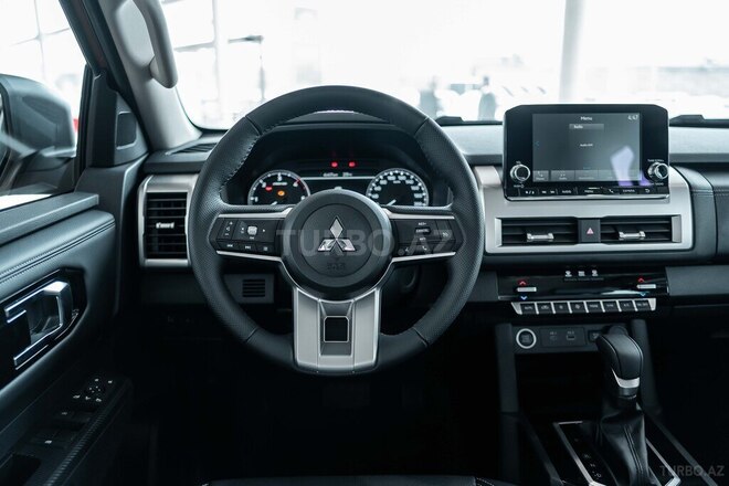 Mitsubishi L200-14