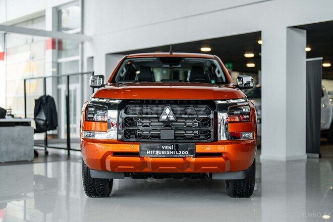 Mitsubishi L200-1
