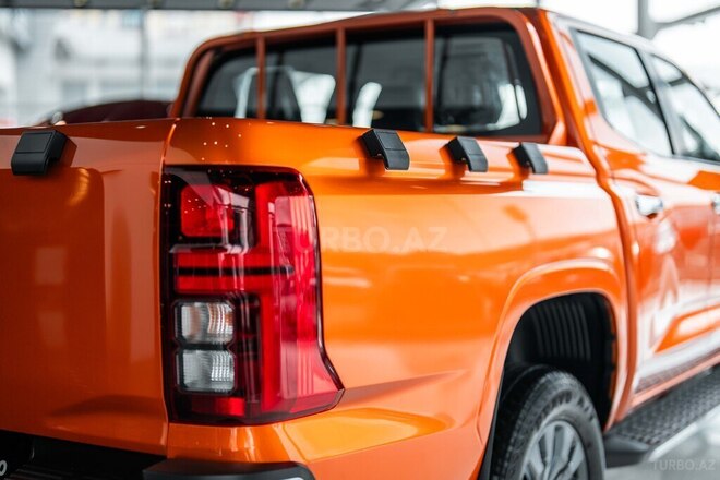 Mitsubishi L200-9