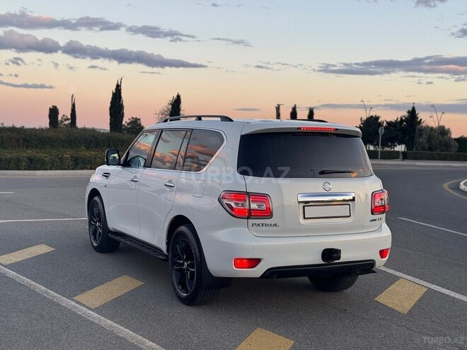 Nissan Patrol 2013, 199,000 km - 5.6 l - Bakı