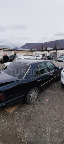 Mercedes E 250 1991, 600,000 km - 2.5 l - Şəki