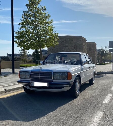 Mercedes E 230 1980, 188,000 km - 2.3 л - Bakı